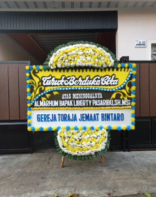 Papan Bunga Duka di Kei Besar